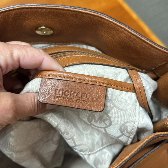 MICHAEL KORS Hamilton Large Saffiano Leather Handbag $358 Luggage w Gold Lock - Picture 8 of 11